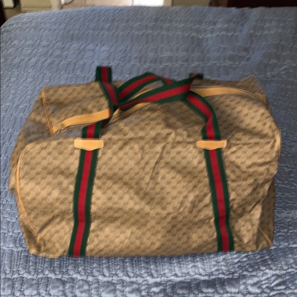 Gucci GG logo canvas duffel bag in great condition and only used once so clean